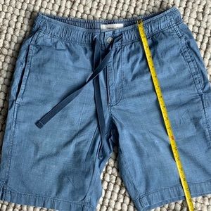 GAP 1969 Men’s Chambray Short.